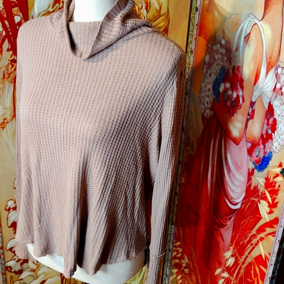 Loose fitting, long sleeve, super soft turtle neck - Picture 3 of 5